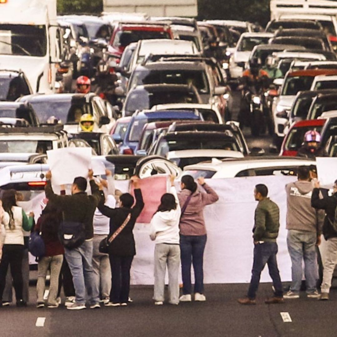 Bloqueo en Periférico Sur en la Ciudad de México.